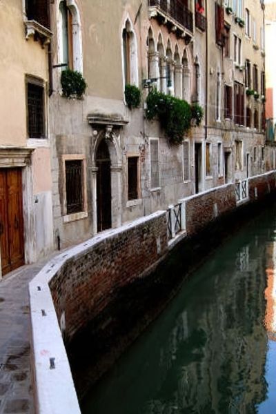 Due Passeggiate Per Venezia